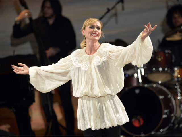 Serena Autieri pronta ad aprire il teatro della canzone napoletana