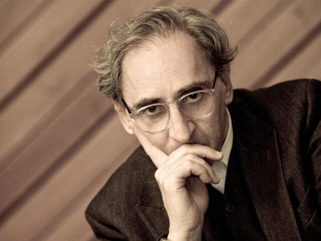 Franco Battiato torna a Napoli, canterà Era de maggio?