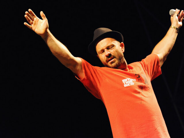 Bonasera Regina, Raiz canta San Gennaro